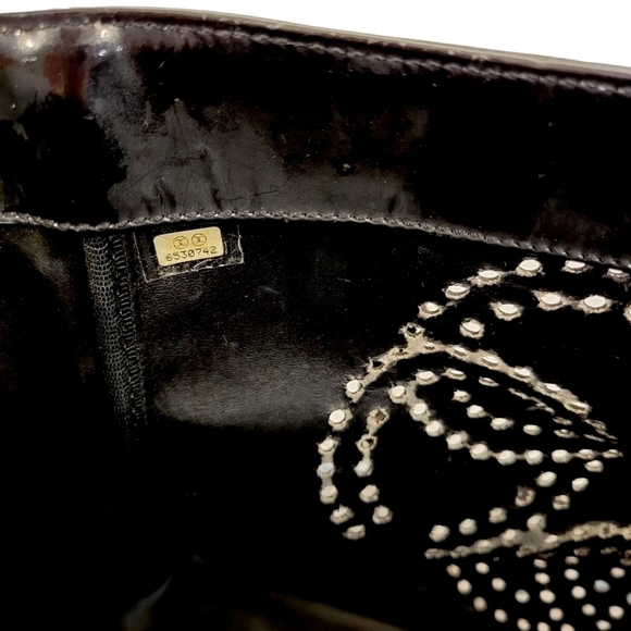 Chanel Triple CC Black Patent Leather Chain Link Perforated Shoulder Bag - Picture 8 of 10